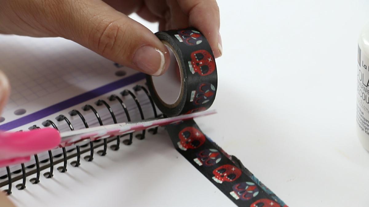 DIY LIBRETA HALLOWEEN DECOUPAGE JIPIJAPAS .Imagen fija039