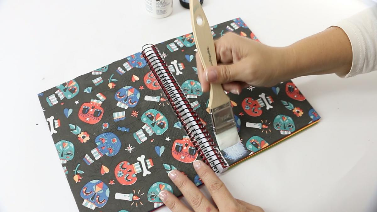 DIY LIBRETA HALLOWEEN DECOUPAGE JIPIJAPAS .Imagen fija042