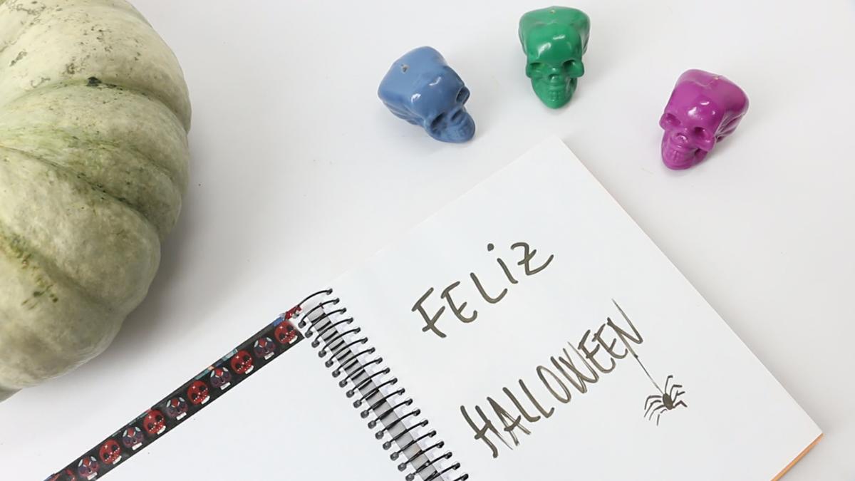 DIY LIBRETA HALLOWEEN DECOUPAGE JIPIJAPAS .Imagen fija047