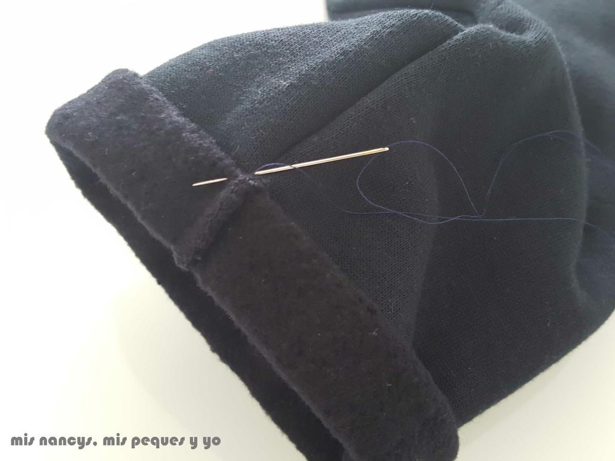 mis nancys, mis peques y yo, tutorial aplique en sudadera "en el espacio", sujetar con una puntada