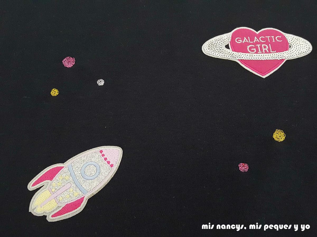 mis nancys, mis peques y yo, tutorial aplique en sudadera "en el espacio", detalle bordado nave espacial