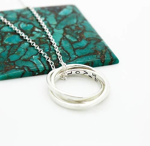 regalo-de-navidad-personalizado-colgante-original-con-inscripcion