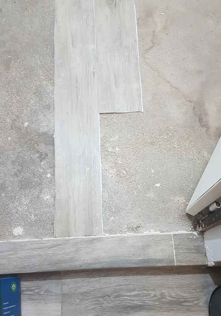 como colocar un suelo de vinilo adhesivo - Paso 3 contradrapear las lamas