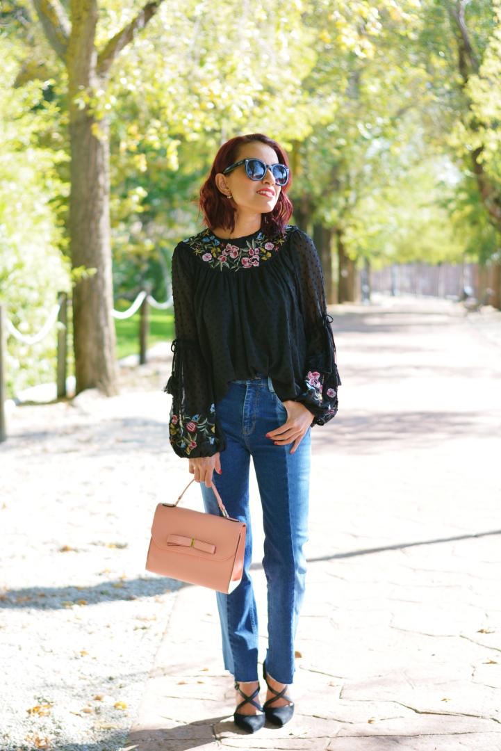 Blusa bordada de plumeti