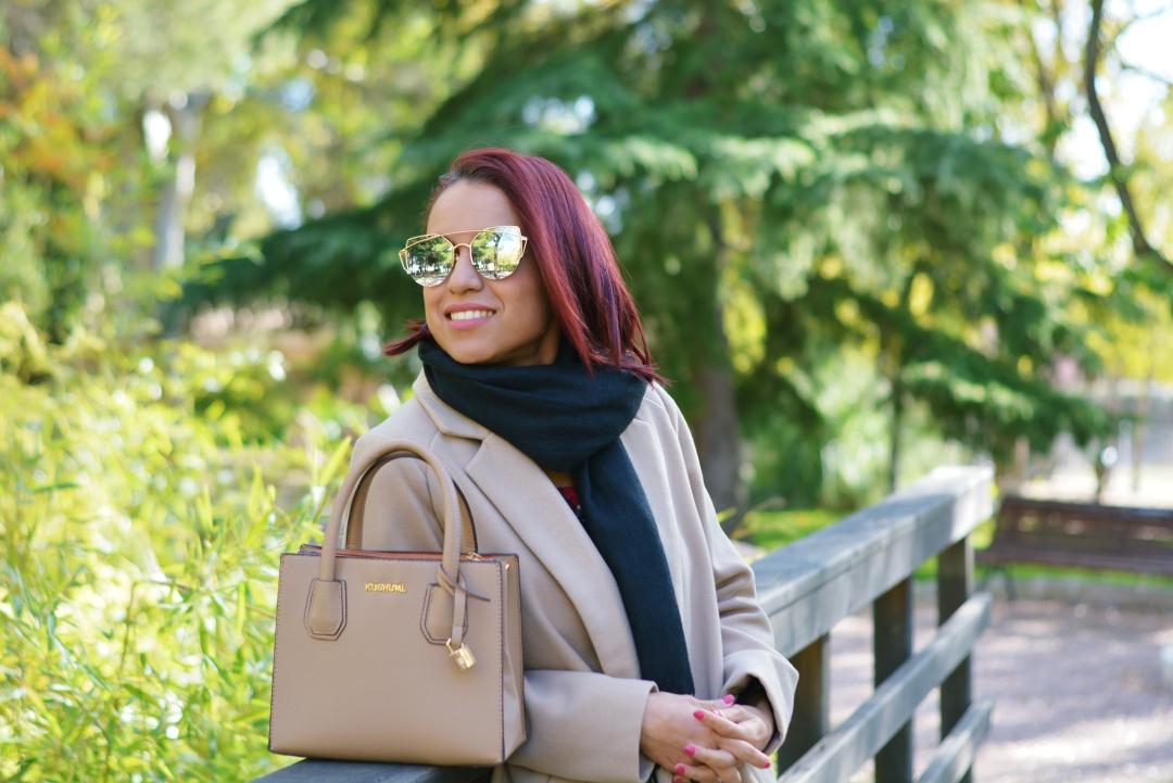 Look con Abrigo camel