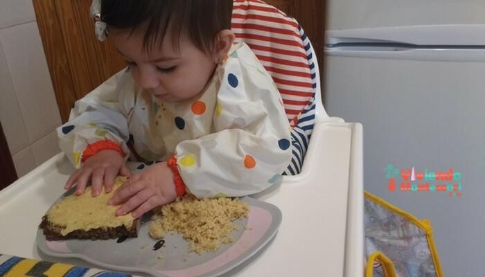 comiendo aplicando el método BLW