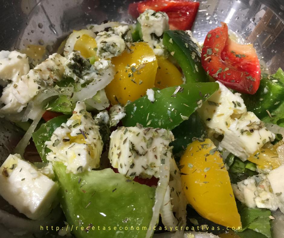 ensalada de pimientos 3 colores y queso roquefort