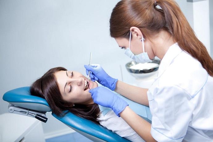 clinica-dental-aviles-centro-dental-innova-piorrea-periodontitis-combatir-piorrea