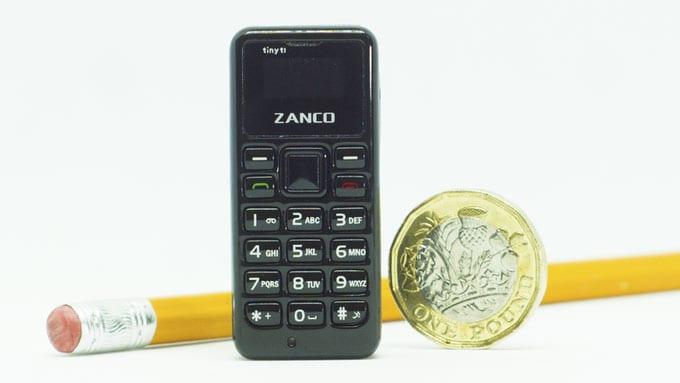 imagen El teléfono móvil más pequeño del mundo
