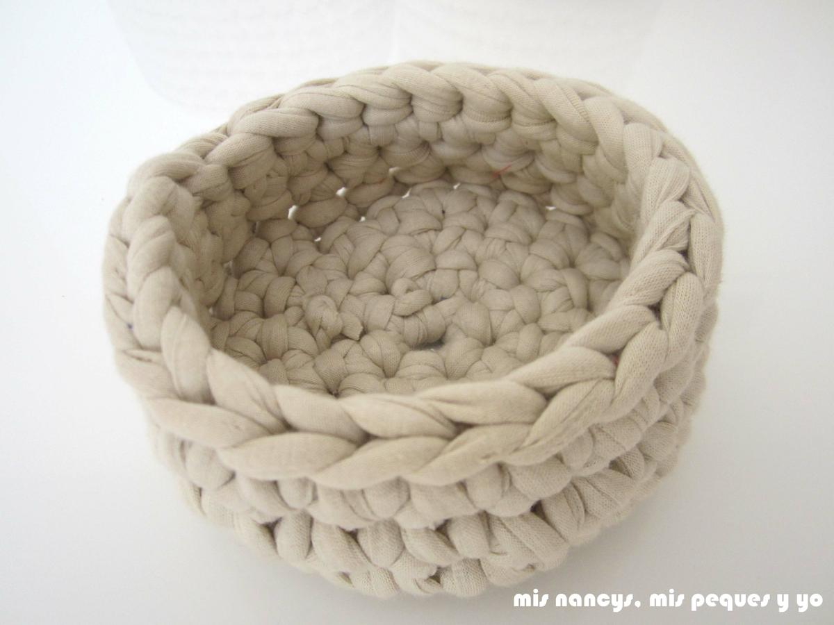 mis nancys, mis peques y yo, juego de tres cestas de trapillo redondas, detalle remate borde superior