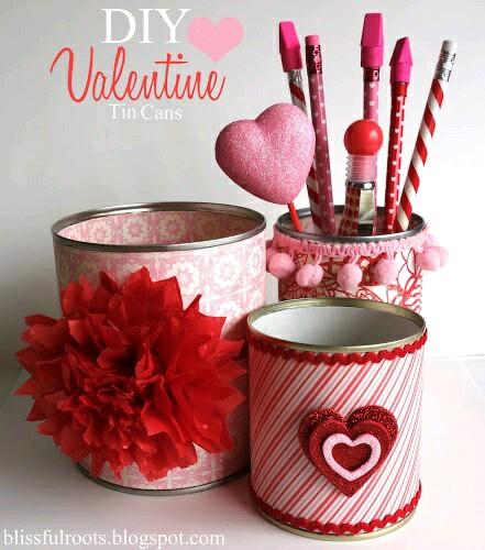 lapiceras con latas reutilizadas