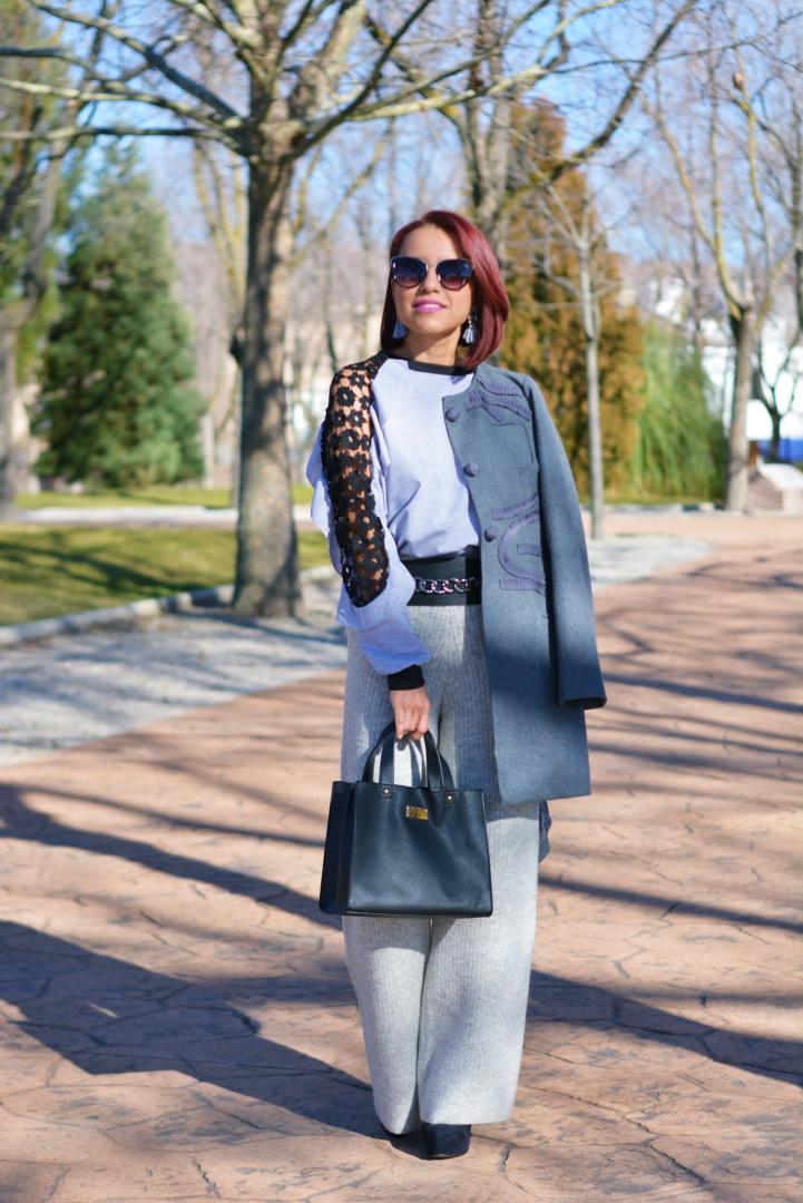 Outfit con sudadera mangas guipur y volantes