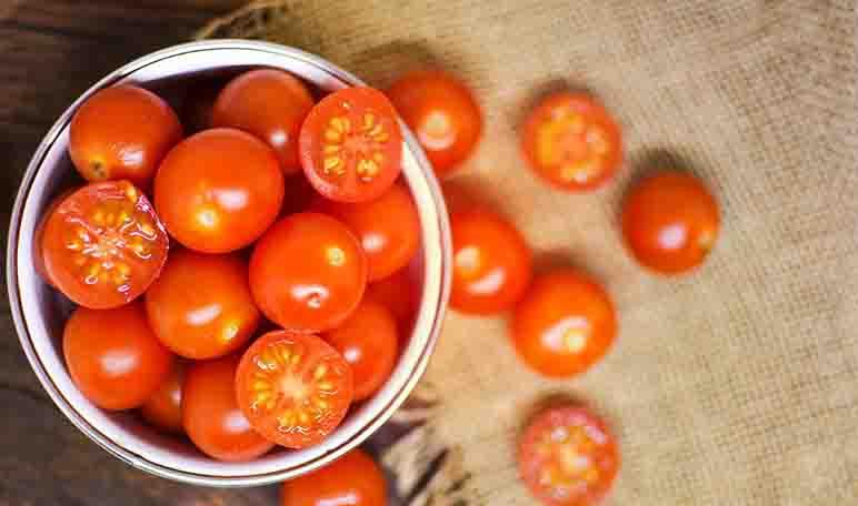 Cómo atenuar las ojeras con tomate - Trucos de belleza caseros