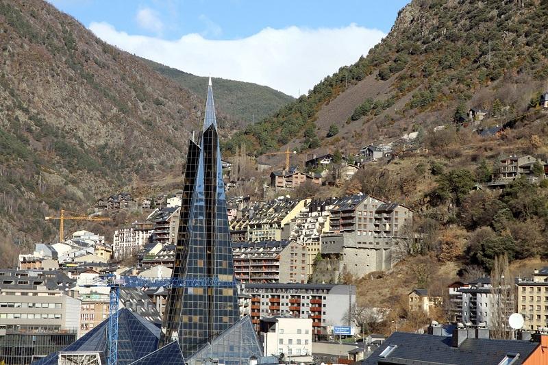 Andorra y en particular el balneario de Caldea (Andorra la Vella) es uno de los refugios favoritos de Francesc R.R.