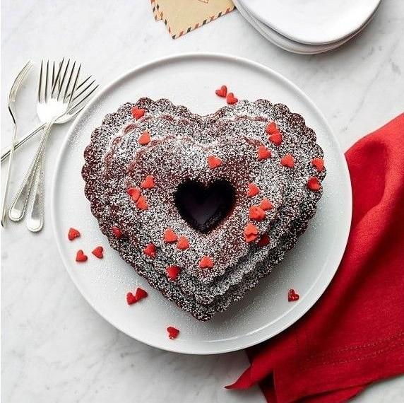 bundt-tiered-heart