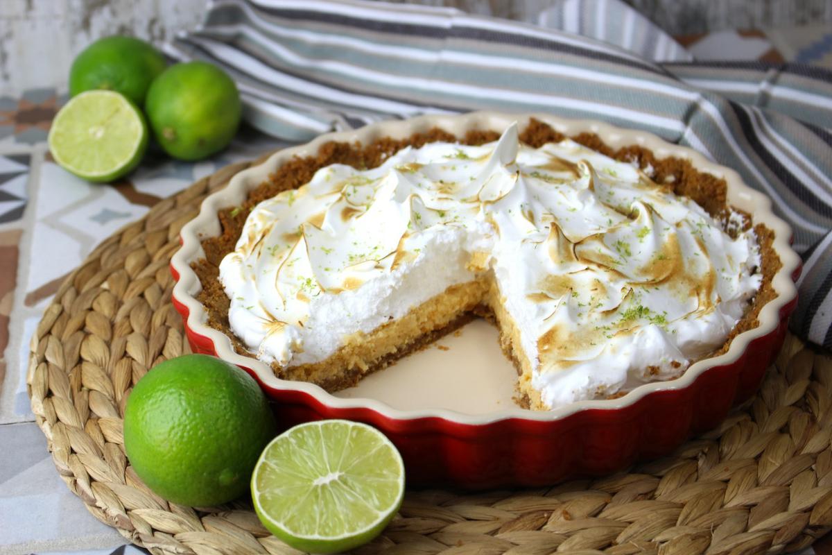 Tarta de lima y merengue sin lactosa. Key lime pie
