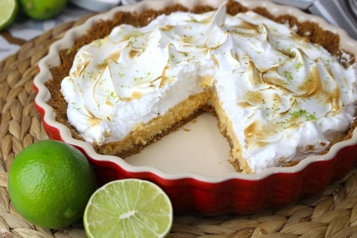 Tarta de lima y merengue sin lactosa. Key lime pie