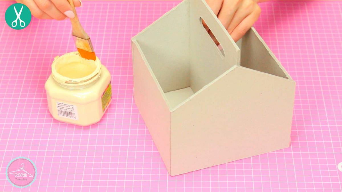 Pintura acrílica para pintar cartón gris