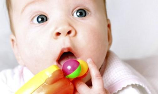 juguetes prohibidos y peligrosos para bebes
