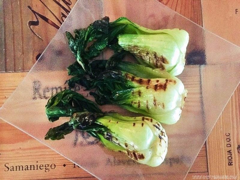 pack choi con ajo crujiente y salsa de ostras