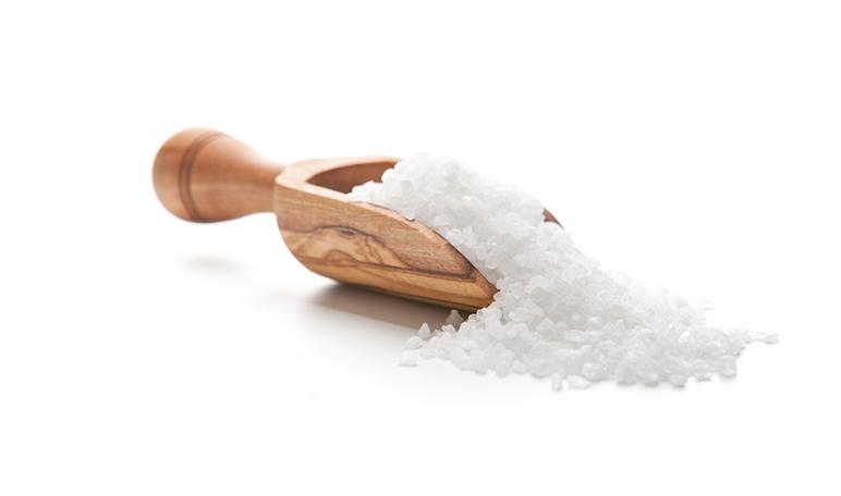 Cómo eliminar toxinas de la piel con sal - Trucos de belleza caseros