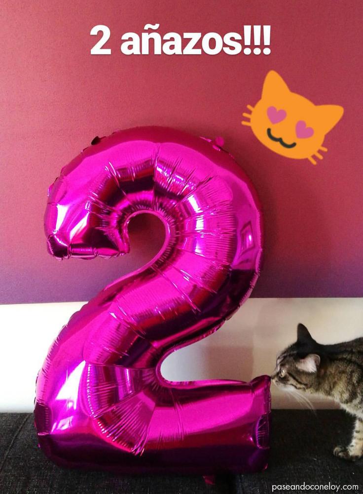 globo gigante con el numero dos