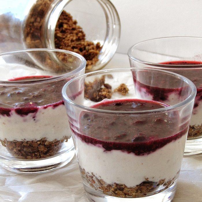 Vasitos de cheesecake sin azúcar y sin horno