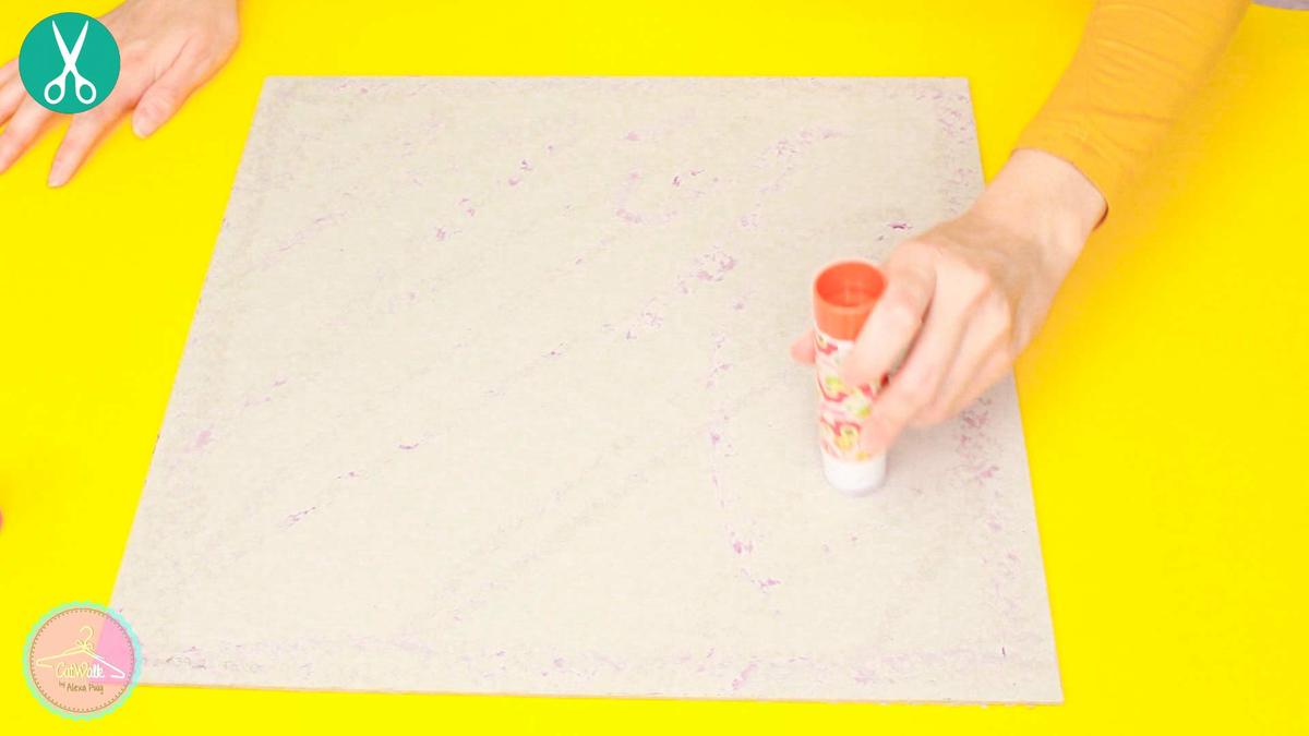 Papel decorado para cuadro casero