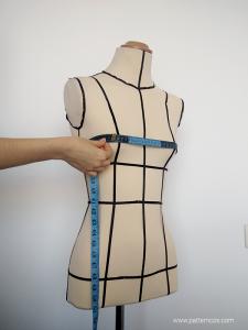 contorno_pecho_como_tomar_medidas