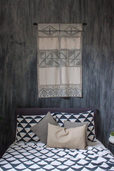 Un_hogar_Urban Chic_en_Holanda_detalle_cabecero_dormitorio-15