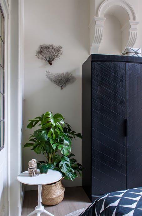 Un_hogar_Urban Chic_en_Holanda_rincón_dormitorio-17