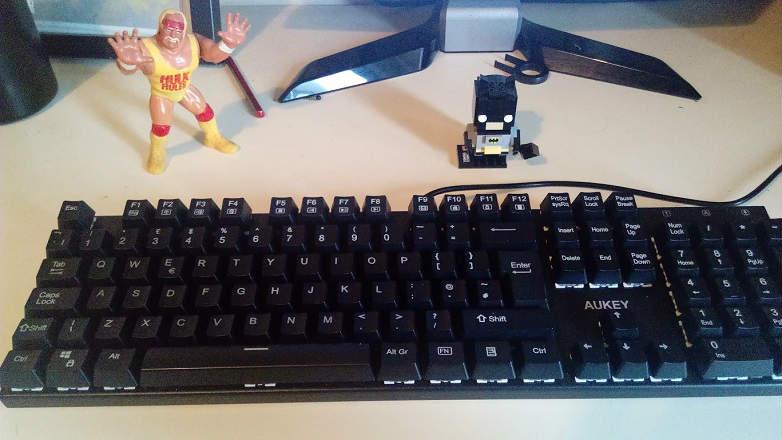 AUKEY KM-G8 en análisis, el teclado mecánico (Otemu Blue) más barato de 2018 con antighosting teclado para gaming similar a Cherry Blue especificaciones precio y opinión