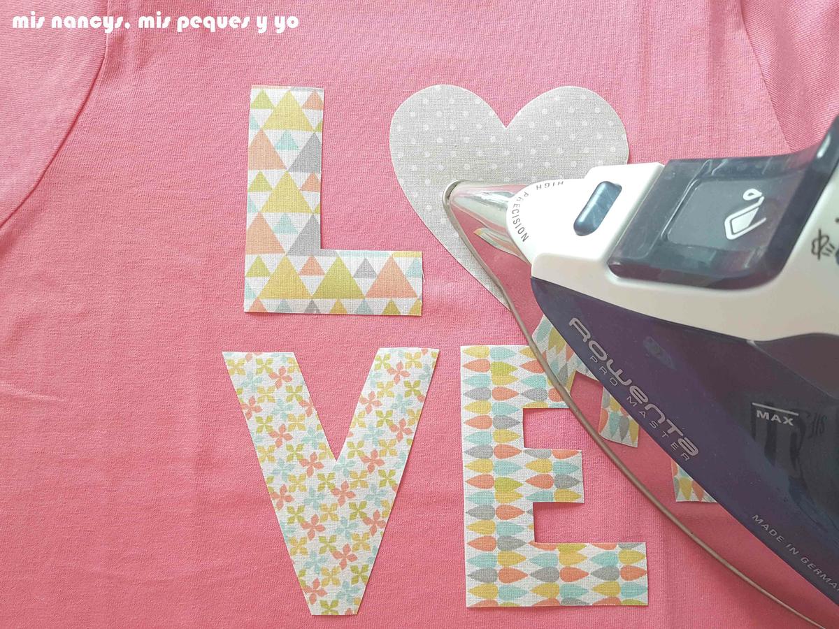 mis nancys, mis peques y yo, tutorial aplique en camiseta love, planchar sin vapor