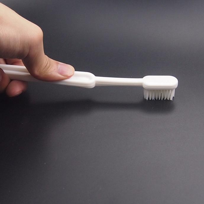 centro-dental-innova-clinica-dental-aviles-mejor-cepillo-de-dientes-duro