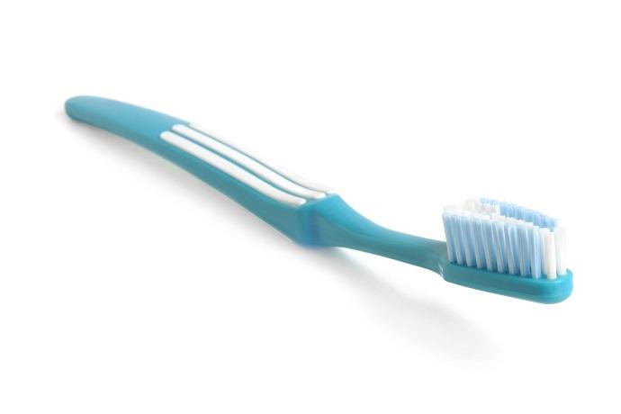 centro-dental-innova-clinica-dental-aviles-mejor-cepillo-de-dientes-para-ortodoncia