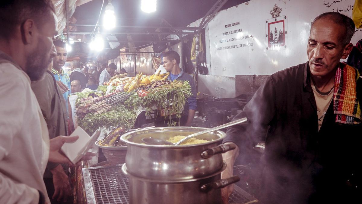 Puestos de comida en la Plaza Jemaa el Fna (Marruecos)