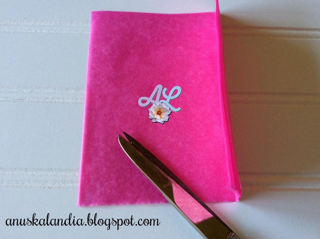 Cómo hacer Flores de Papel de Seda paso 2