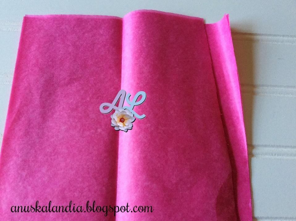 Cómo hacer Flores de Papel de Seda paso 3