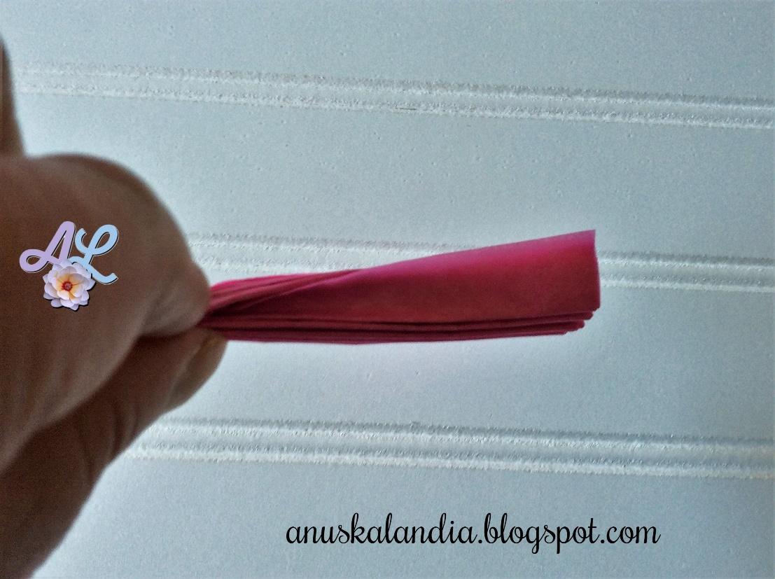 Cómo hacer Flores de Papel de Seda paso 6