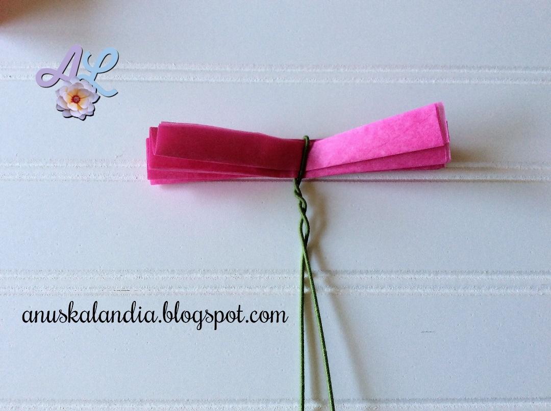 Cómo hacer Flores de Papel de Seda paso 7