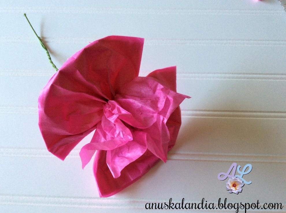 Cómo hacer Flores de Papel de Seda paso 9