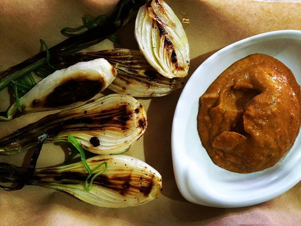 cebollas asadas al carbón