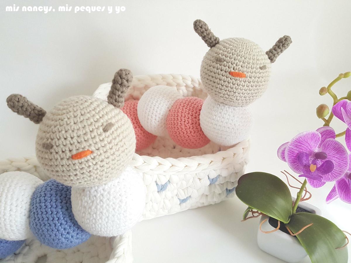 mis nancys, mis peques y yo, mordedores conejito de crochet, detalle gusanitos amigurumis