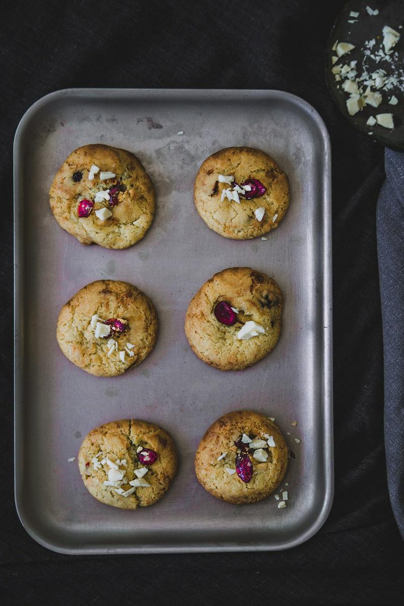cramberry and white chocolate cookies