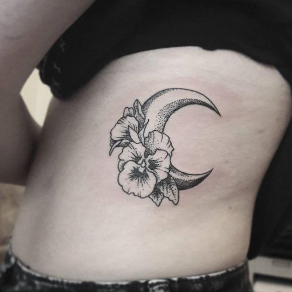 Tatuajes, Tatuadores y amantes de los tatuajes Tatuajes de lunas y flores Símbolos