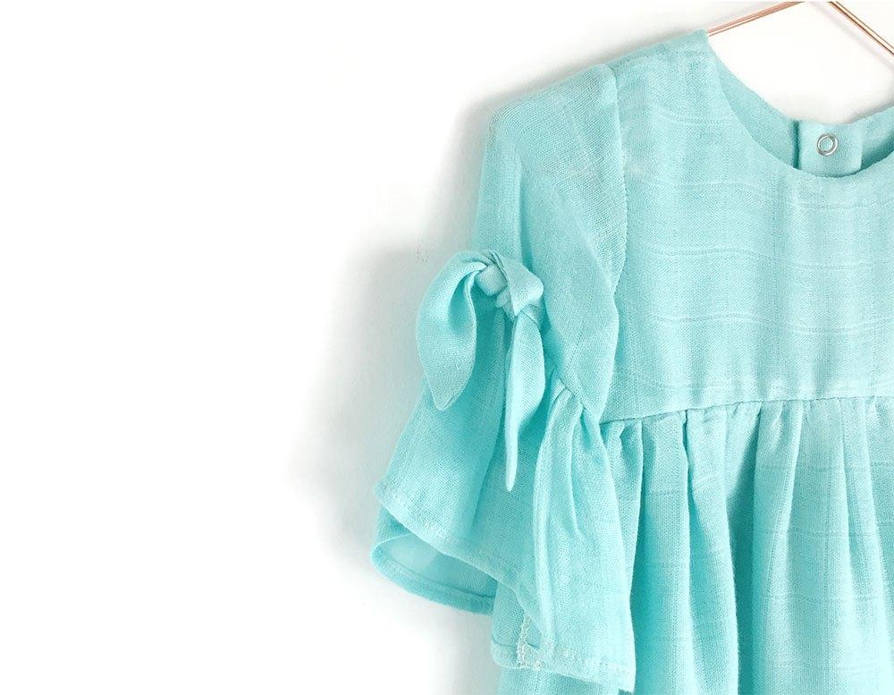 Como hacer un vestido de muselina de bebé DIY - Tutorial y patrón Gratis