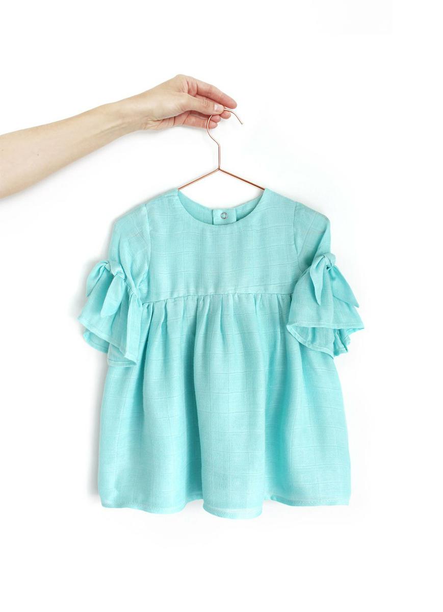Como hacer un vestido de muselina de bebé DIY - Tutorial y patrón Gratis