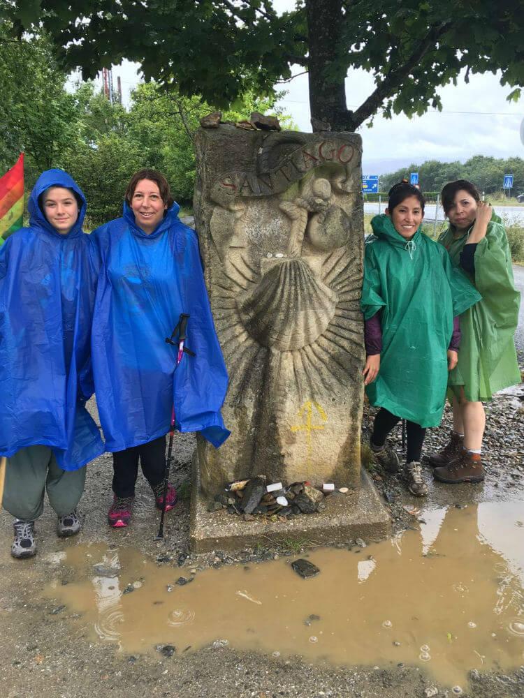 mujeres en grupo posando