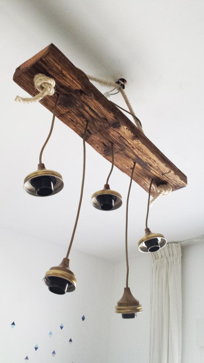 lámpara con frascos de cristal y madera recuperada - colgar