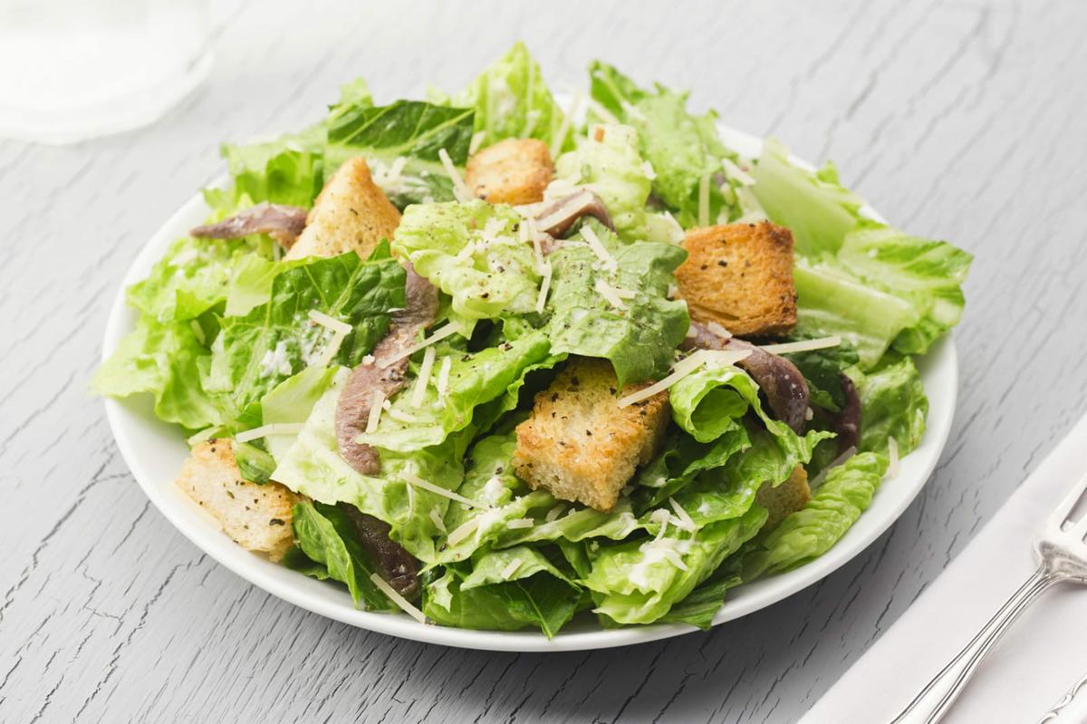 Caesar con anchoas.jpg